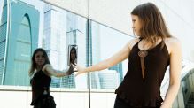 Adhezivní zadní kryt Cellularline SELFIE CASE pro Apple iPhone XS Max, transparentní (1)